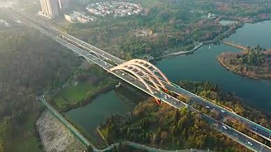 4k航拍贵阳城市宣传风光观山湖景区大桥视频的预览图